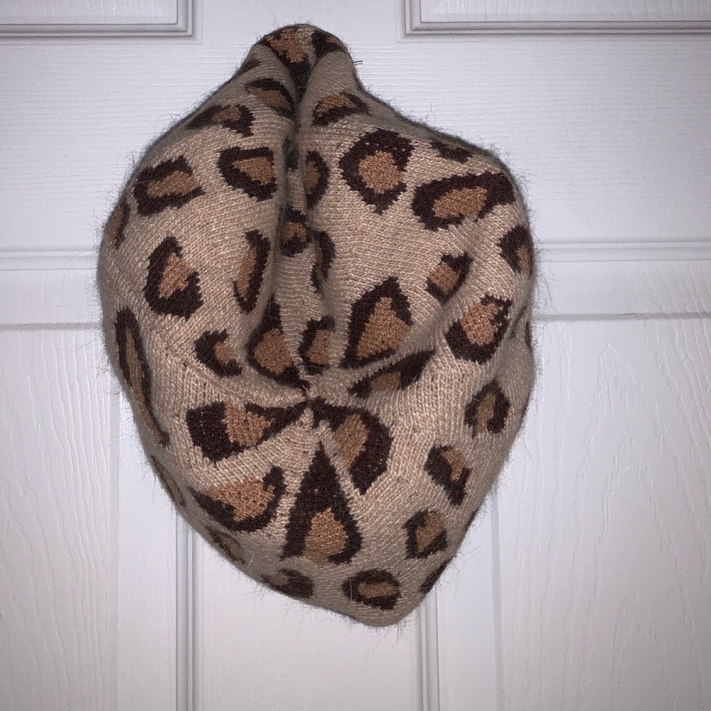 New Animal print beret